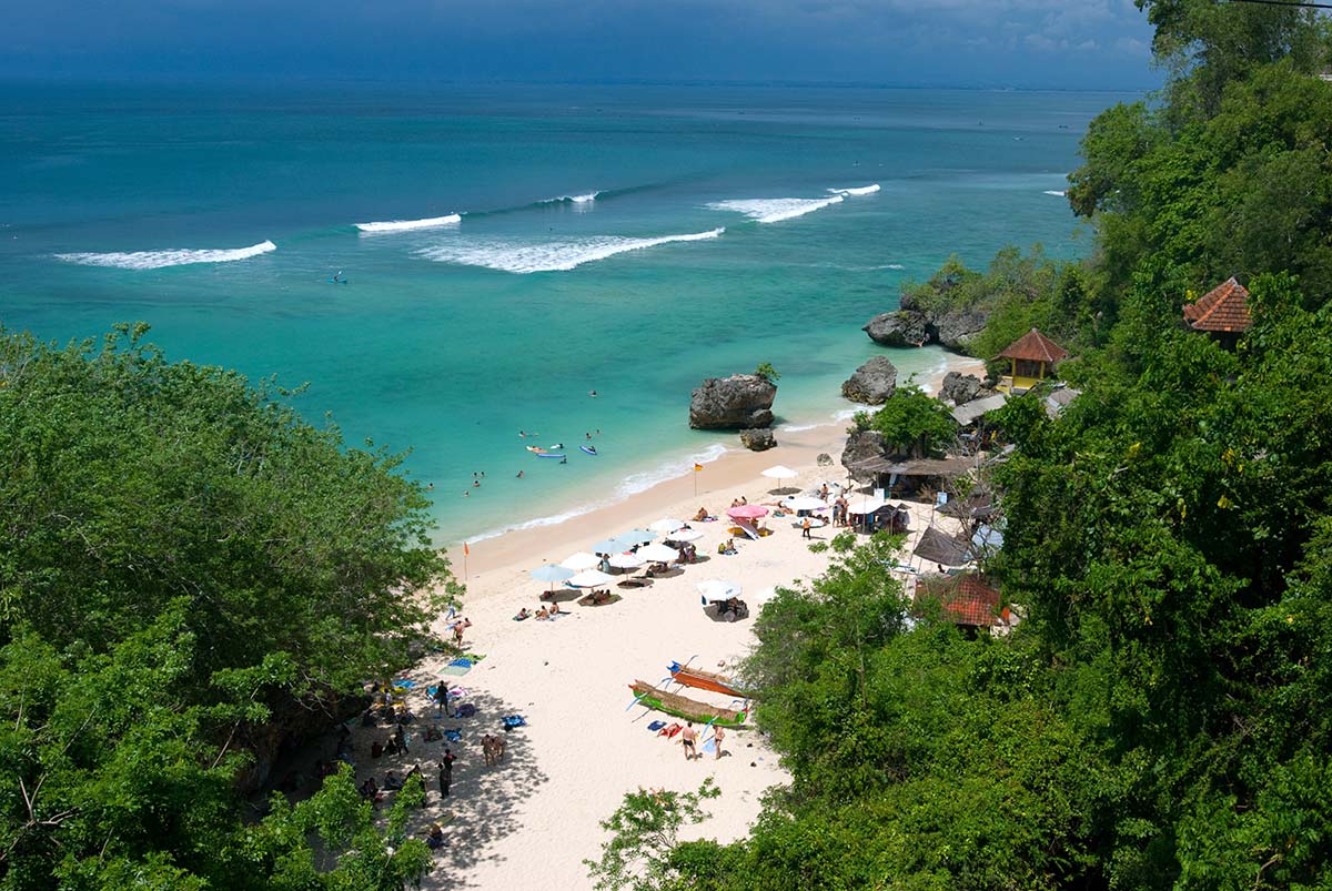 plage-padang-padang-spot-surf-bali