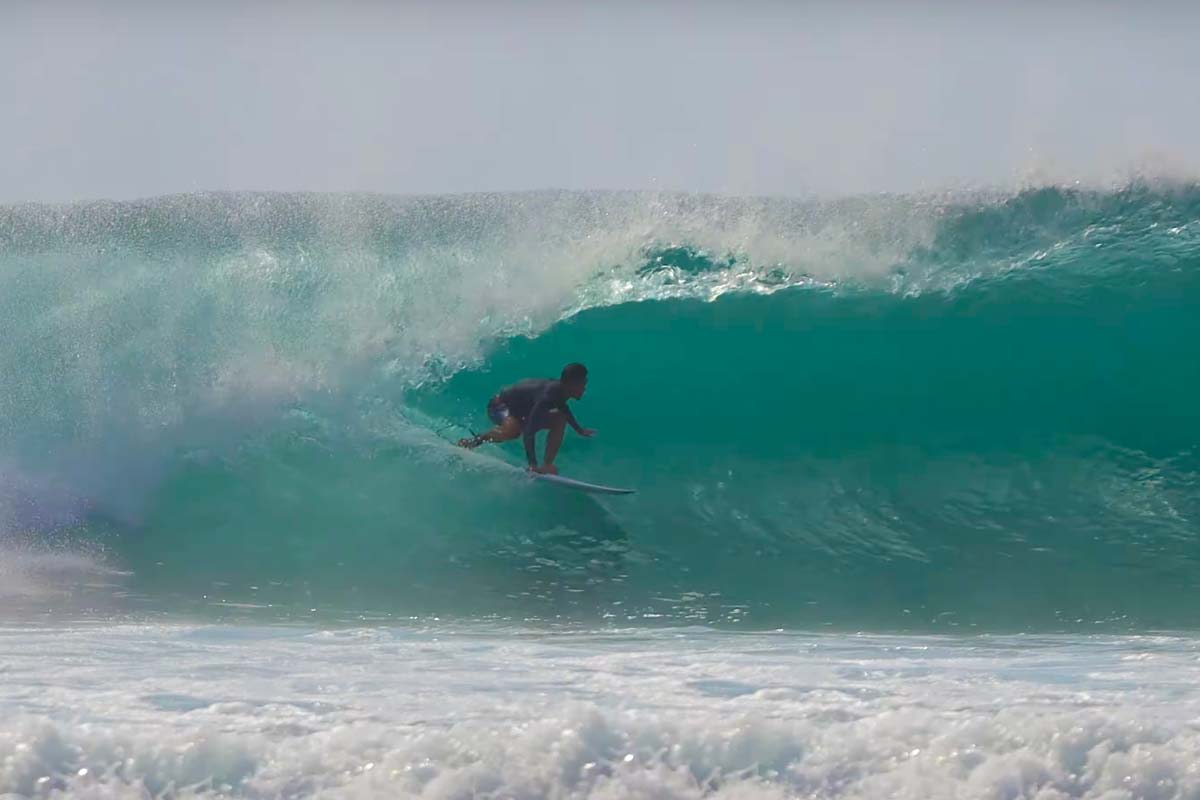 racetracks-uluwatu-spot-surf-bali